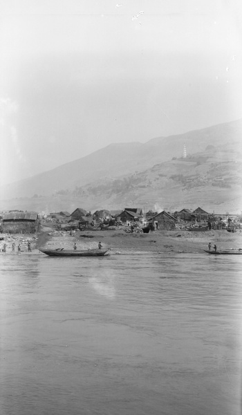 Village beside the Yangtze River