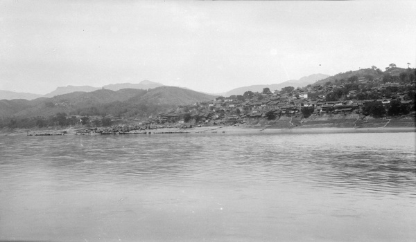 Town beside the Yangtze River