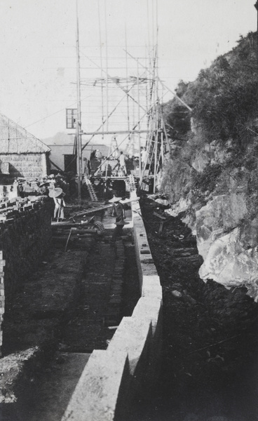 Construction workers at the Hong Kong Works, China Mining & Metal Company Ltd., Gin Drinkers Bay (醉酒灣), Hong Kong