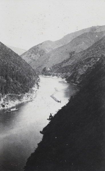 Rafting wood along the Bei River (北江)