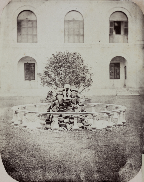 A fountain in the garden of 'Taiping', Shanghai