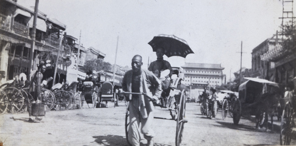 Rickshaw in Qianmen Bouvelard, Peking