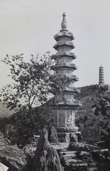 Yu feng ta (right) and Hua zang hai ta (left) on Yuquan Hill, Peking