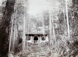Steps to a gateway, Taoguang Temple (韜光), West Lake (西湖), Hangzhou (杭州)