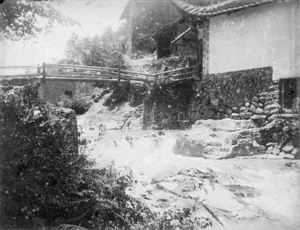 Bridge in village of Double Stones