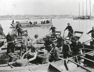 Pedlars and boats at Changsha