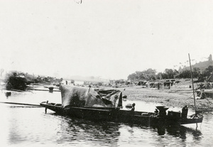 Sampans and shacks beside the Cassia River