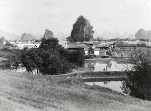 Bluffs and fishponds, Kweilin