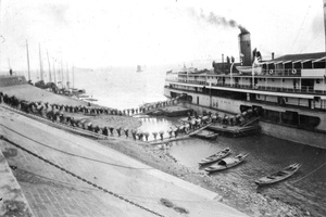 Loading a steamer, Hankow