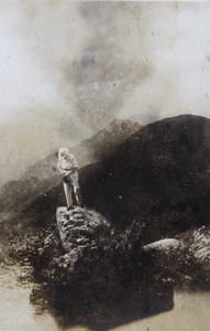 A photographer on a rock, Kuling (牯岭)