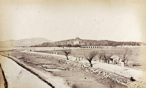 Concrete road leading to Summer Palace (万寿山 Wanshoushan), Beijing