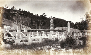 Marble pond and bridge, Longevity Hill (万寿山 Wanshoushan), New Summer Palace, Beijing