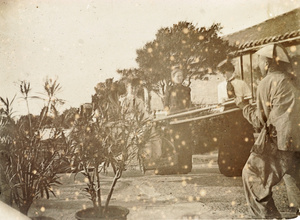 Lifting a sedan chair