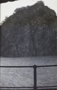 The 'Little Orphan' island (小孤山), Yangzi river