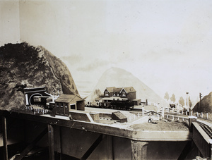 Model railway - station and tunnel