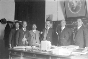 Hu Hanmin, Sun Ke, Mehmet Enis Akaygen and Wu Chaoshu in an office, Turkey