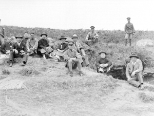 Chiang Kai-shek with officials and army personnel, Tangshan Hot Springs