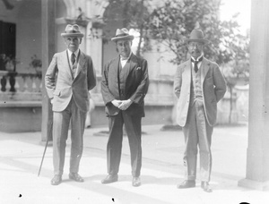 Two foreign dignitaries and Wang Chonghui