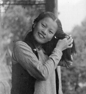 Min Chin twisting her hair, Northern Hot Springs Park