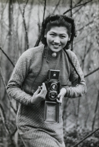 Jiang Fangling with a camera, Northern Hot Springs, 1940