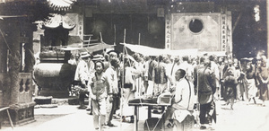 Incense stalls and worshippers, City God Temple (上海城隍庙), Shanghai