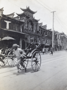 Rickshaws on Nanking Road (南京路), Shanghai (上海)