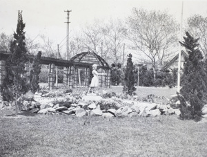 Sculpture and pergola in the garden, 727 Avenue Haig, Shanghai