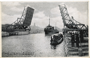 The International Bridge (Wanguo Bridge), Tianjin, with shipments of cotton