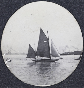 Three-sailed boat on the Huangpu River, Shanghai