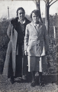 Mrs Belyea with her daughter in the garden of 35 Tongshan Road, Hongkou,Shanghai