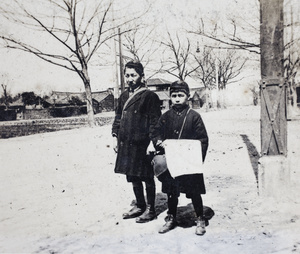 Fred and Dick Hutchinson standing in Tongshan Road, Hongkou, Shanghai