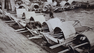 Water taxis and boatmen, Shanghai