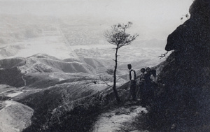 Unidentified man with Gladys, Jim, Bea and Tom Hutchinson, the Peak, Hong Kong