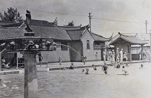 Fountains and families at the Open Air Pool, Hongkou, Shanghai, 1924