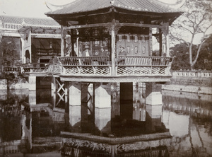 A pavilion at Jardim de Lou Lim Ioc (盧廉若公園), Macau