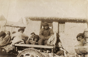 Bringing the wounded to the Red Cross Hospital, Yingkou, 1895