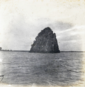 'The Little Orphan' Island (小孤山) in the Yangtze below Kiukiang