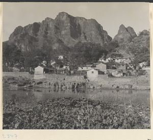 Village and river at the foot of mountains in the Liulihe Valley
