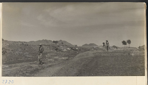 Guides on the trail through the Jumahe Valley