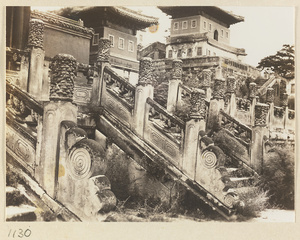 Detail showing stairs of Da cheng ge at Da Fo si