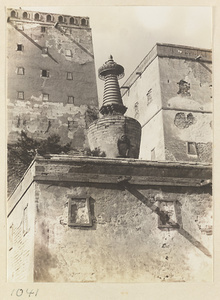 Detail showing stupa-type pagoda on the roof of Dan ta bai tai at Pu tuo zong cheng miao