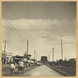 Gouyan Dou Lane with view of Andingmen (安定门)