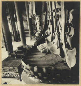 Detail showing feet of statue of Avalokitesvara in Da cheng ge at Da Fo si