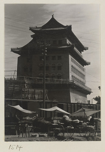 Qian men and vendors