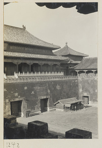 Detail of south facade of Wu men