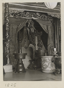 Interior of Lao ye miao showing altar with statue of Guan Yu, the God of War