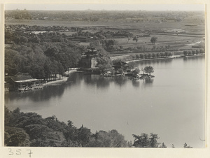 Wen chang ge and Zhi chun ting on Kunming Lake