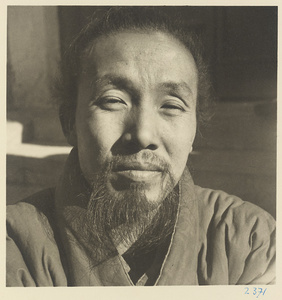 Daoist priest at Bai yun guan