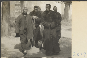 Group of former palace eunuchs at Gang Tie miao