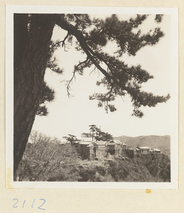 Complex of buildings on the pilgrimage route up Miaofeng Mountain